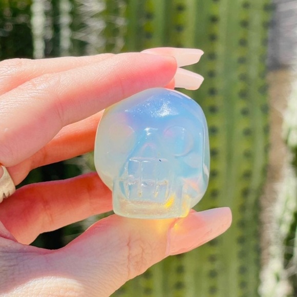 Opalite skull - Picture 5 of 5